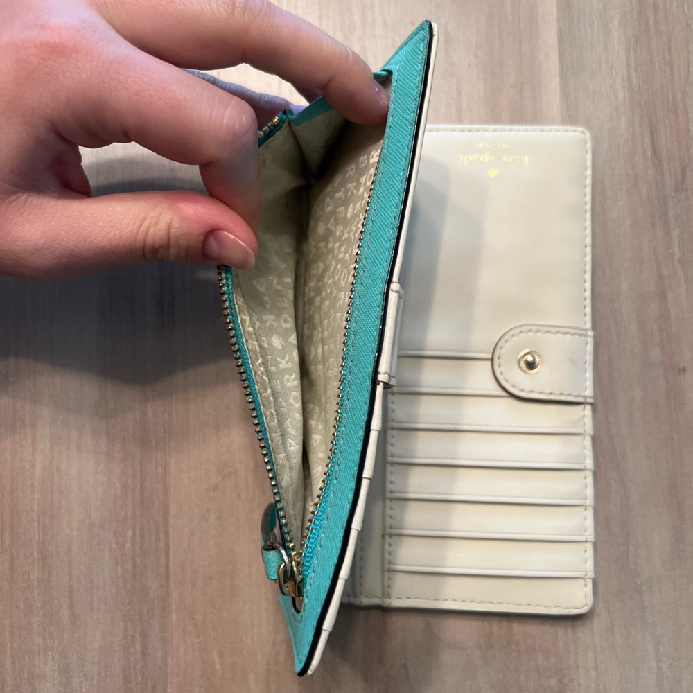 Kate Spade Wallet - Picture 4 of 4